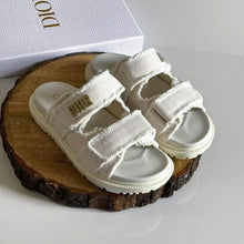 Cargar imagen en el visor de la galería, SANDALIAS EXCLUSIVA DI0R HUESO