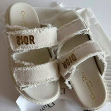 Cargar imagen en el visor de la galería, SANDALIAS EXCLUSIVA DI0R HUESO